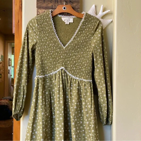 The Stockplace Green Floral Cottage Willow Midi Dress - Picture 5 of 12